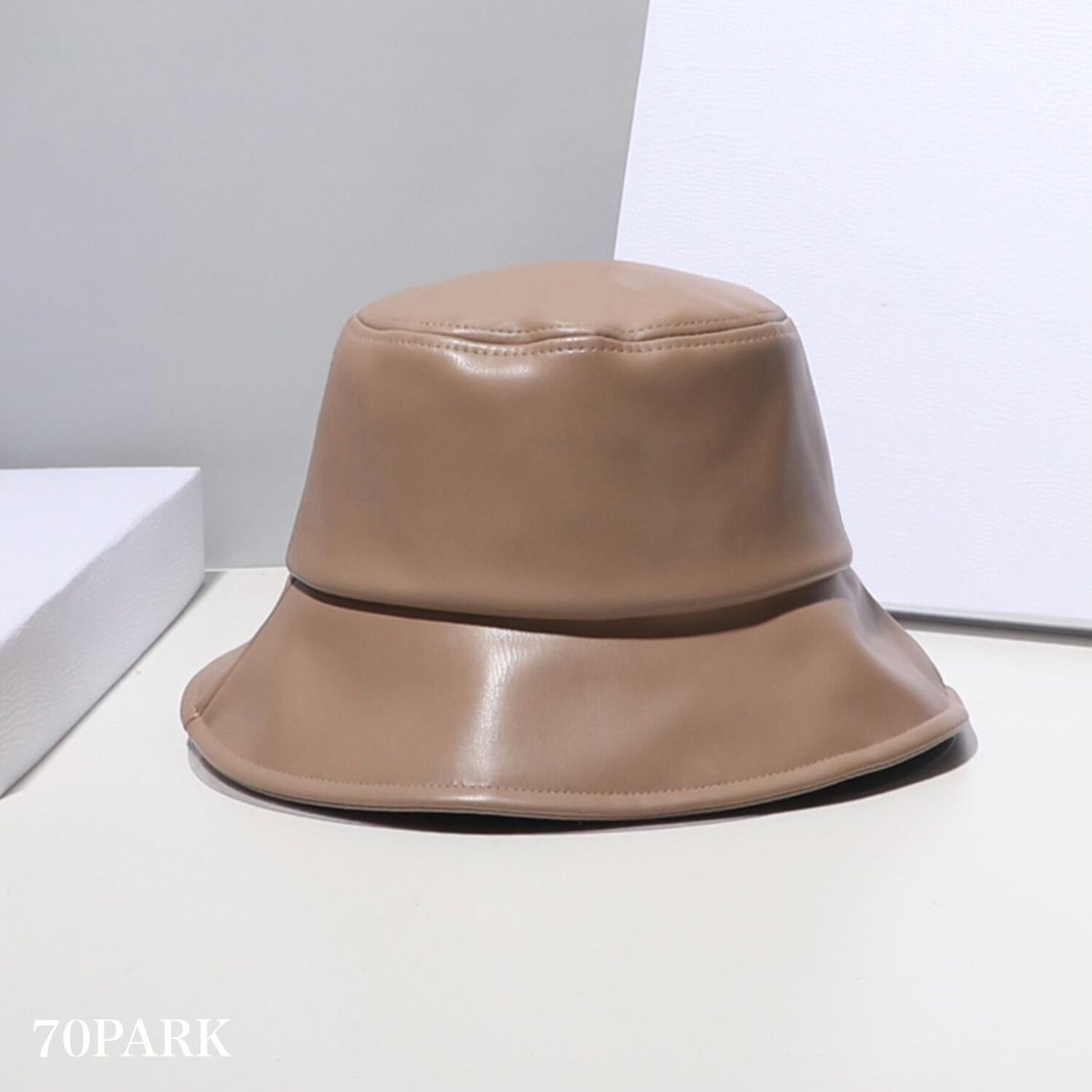 牛革レザー　スタッズ装飾　バケットハット 牛革レザー スタッズ装飾 バケットハット 牛革レザー スタッズ装飾