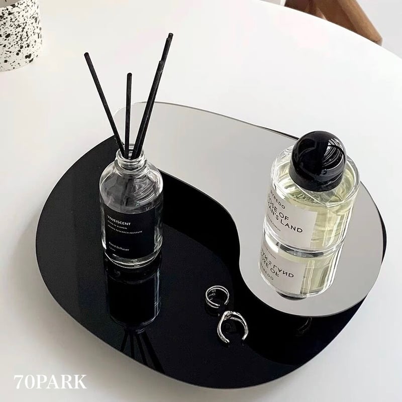 脚付き ウエーブ アクリル ミラー トレイ 全2タイプ | 70PARK