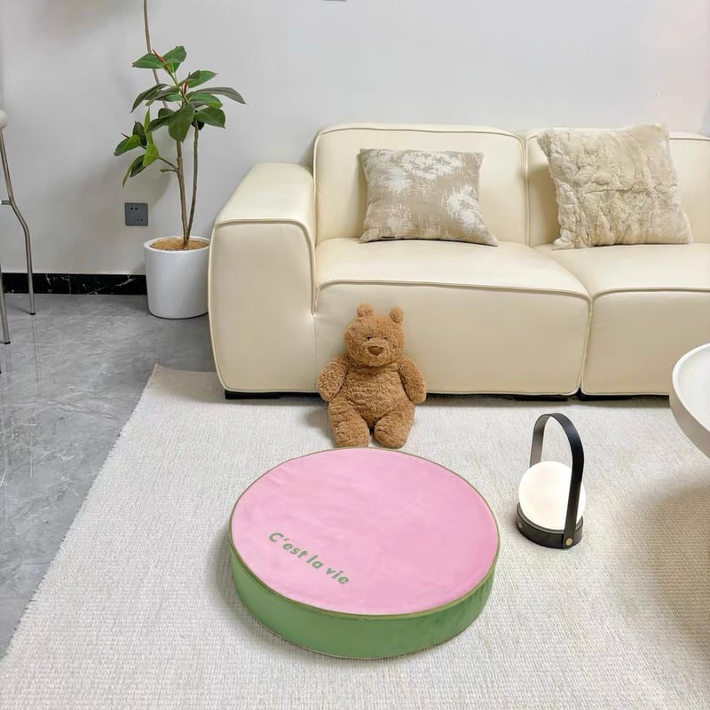 ピンクのラウンドクッション シンプル レタリング カラー ラウンド クッション 全3色 直径50cm | 70PARK