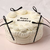 リボンケーキ　生クリームデコレーション　4号サイズ
