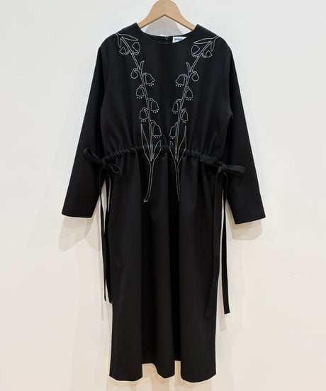 スズラン刺繍ワンピース (black)（先行予約）