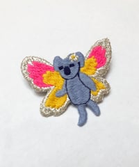 妖精コアラの刺繍ブローチ