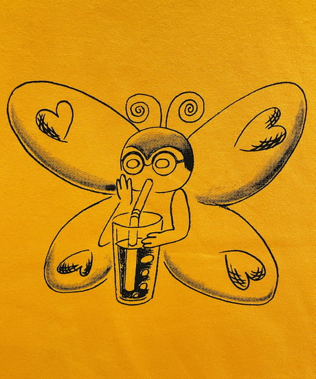バタフライガールのTシャツ (deep yellow)