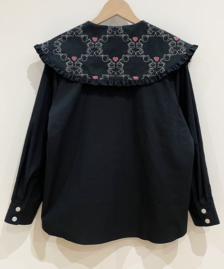 アフターヌーンティー刺繍ブラウス