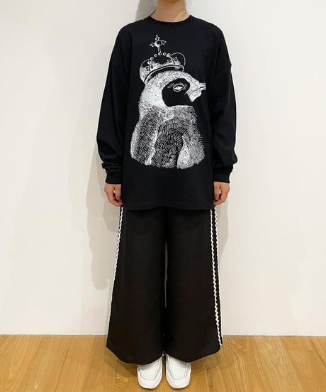 エンペラーペンギンの長袖オーバーサイズTシャツ (black)