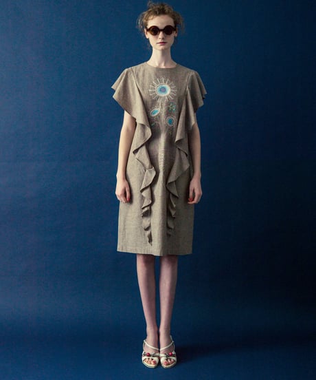 <SAMPLE SALE> ヒマワリの刺繍のフリルワンピース (brown)
