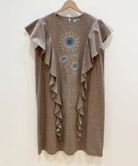 <SAMPLE SALE> ヒマワリの刺繍のフリルワンピース (brown)