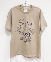 ディメトロドン大陸のTシャツ (beige)