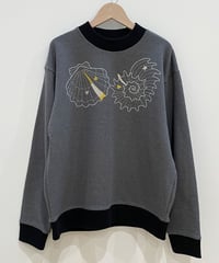 マーメイドシェル刺繍スウェット (charcoal)