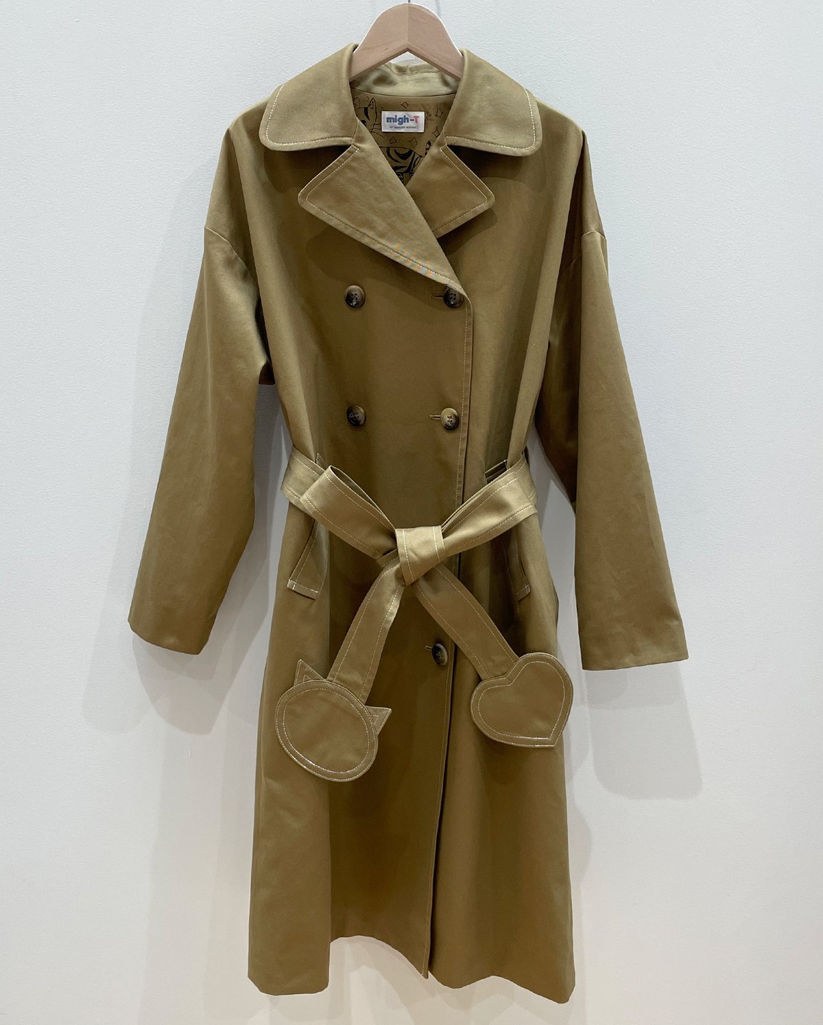 ネコ♡ベルトトレンチコート (khaki) | migh-T by Kumiko Watari ネコ♡ベルトトレンチコート (khaki) | migh-T by Kumiko Watari