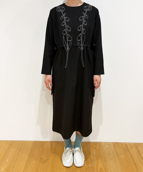 スズラン刺繍ワンピース (black)（先行予約）