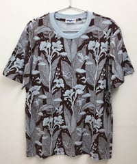 カンナの花のプリントメンズTシャツ (brown)