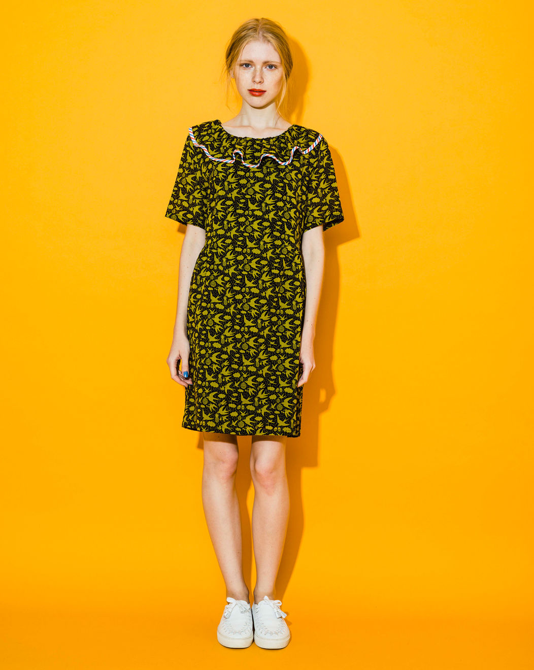 ツバメフルーツプリントのワンピース (black) | migh-T by