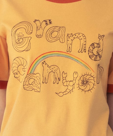 グランドキャニオンの生き物ロゴ刺繍Tシャツ (peach yellow)