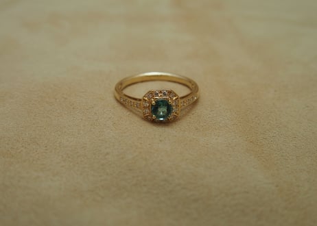 Emerald Classic Design Ring(r/d)