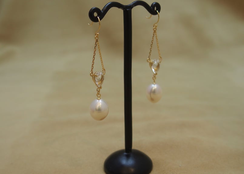 F.W.Paerl & White Topaz Design Earrings | GOLDE