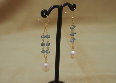 "Santamaria Africana" Aquamarine&Pearl "W"Design Earrings