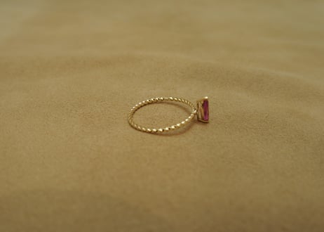 Pink Sapphire Petit Ring (m/q)