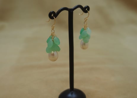 Chrysoprase & F.W.Pearl "Chapeau" Earrings
