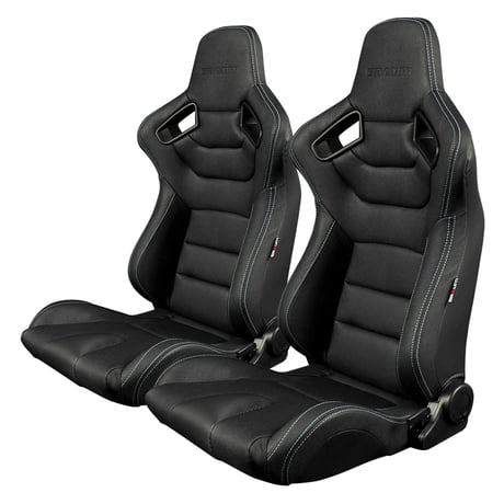 ２脚【Braum Racing セミバケットシート ブラック＆白ステッチ】