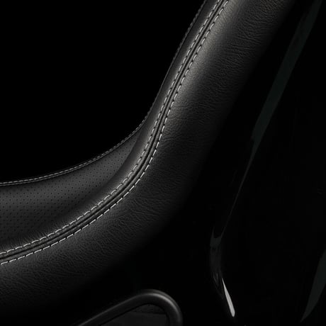 １脚【Braum Racing  フルバケ Falkon S ホワイトステッチ】