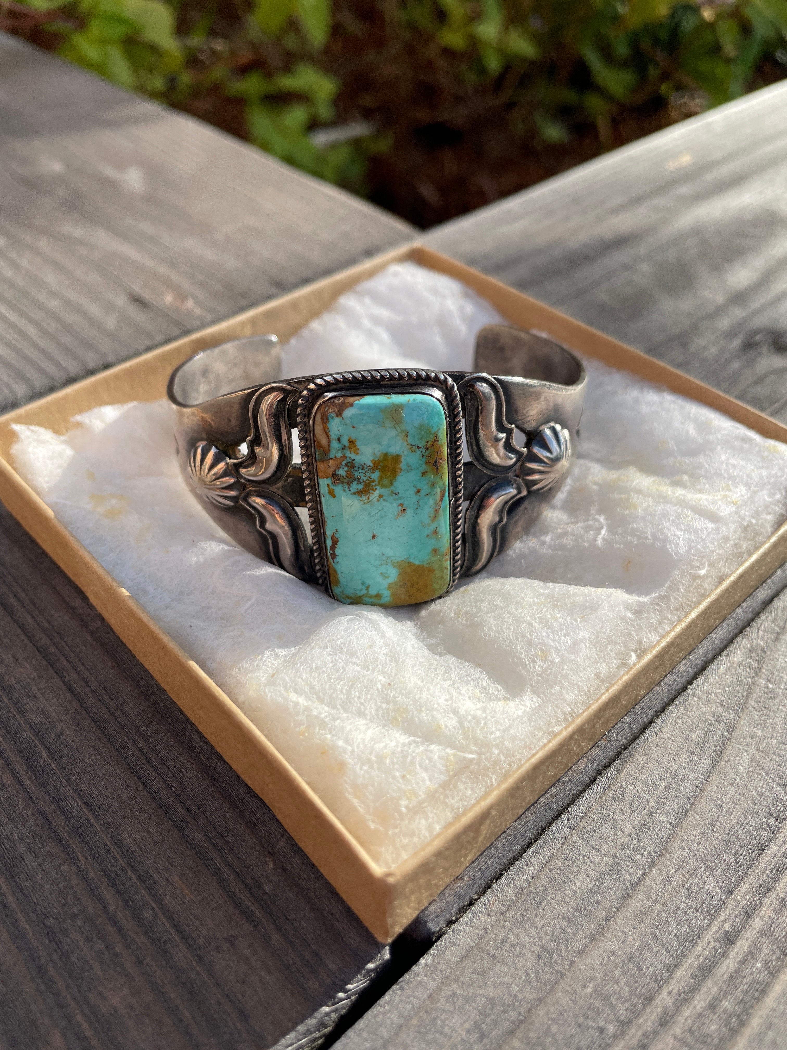 NAVAJO 故カークスミスKirk Smithターコイズ&コーラルバングル Kirk Smith, Navajo Silver Wire Cuff with Turquoise and Coral, c