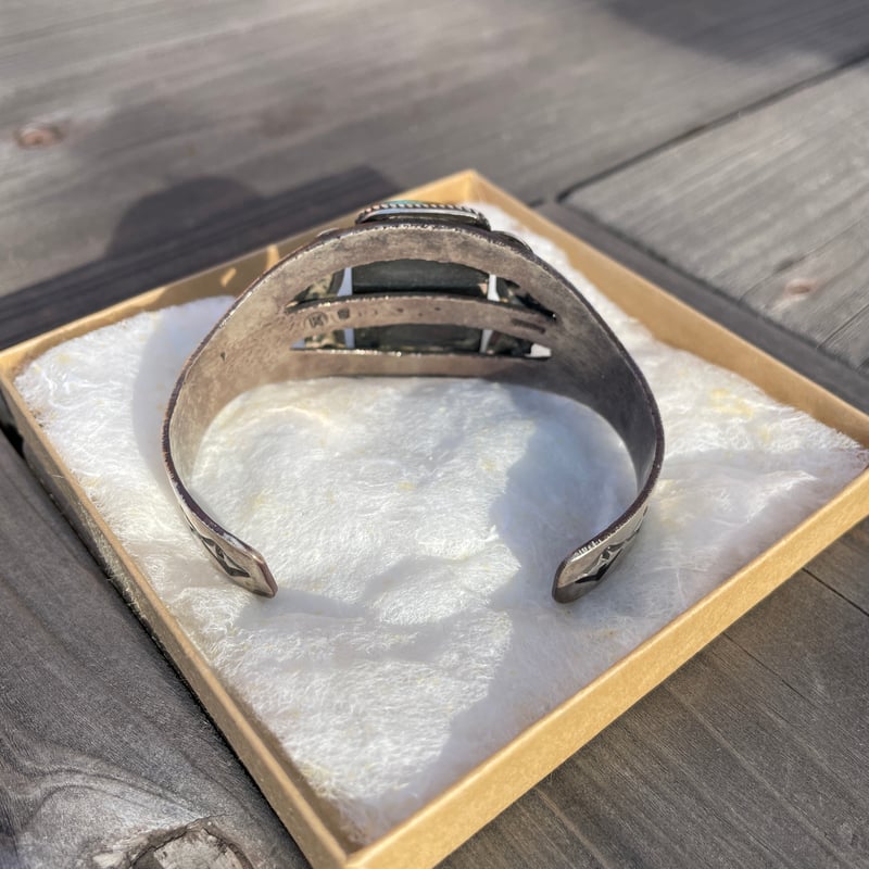 Vintage Navajo cuff bangle <made by Kirk Smith>