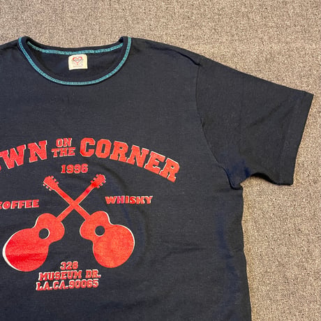 <DOWN ON THE CORNER > guitar logo "JOINT" h/c Tee