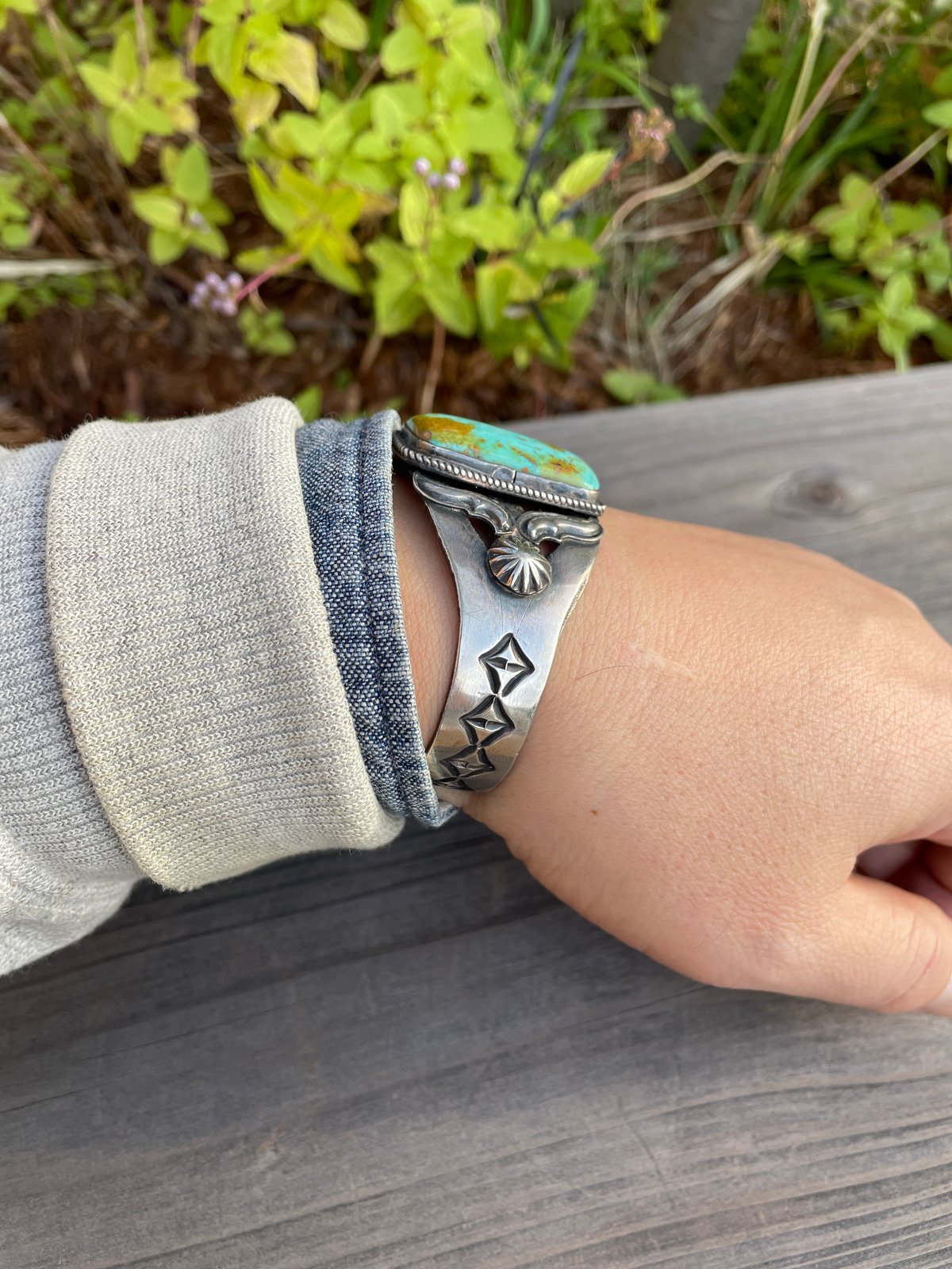 NAVAJO 故カークスミスKirk Smithターコイズ&コーラルバングル ナバホ Kirk・Smith カーク・スミス パイロットマウンテンターコイズ付