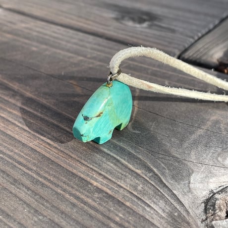 Hopi turquoise bear pendant top- Old Stock