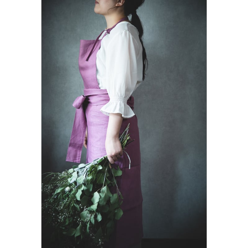 デイデイ洋裁店　手描きリネンエプロン　花びんの花 デイデイ洋裁店 手描きリネンエプロン 花びんの花