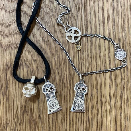 SKULLKEY SILVER PENDANT（革ヒモ）