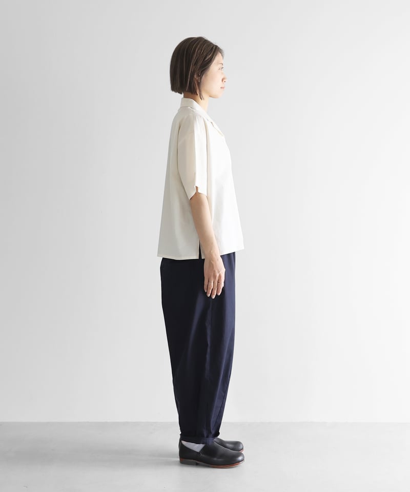 HUIS |［金子敦子さんコラボ］すっぴんシャツ（キナリ）【レディス
