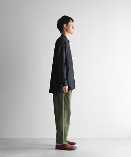 HUIS |シャトルリネンバンドカラーオーバーシャツ（ブラック）【ユニセックス】015