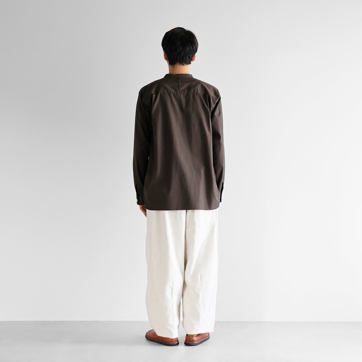 huis シャトルコーデュロイ　ホワイト HUIS | シャトルコーデュロイバルーンパンツ（極太畝・オフ