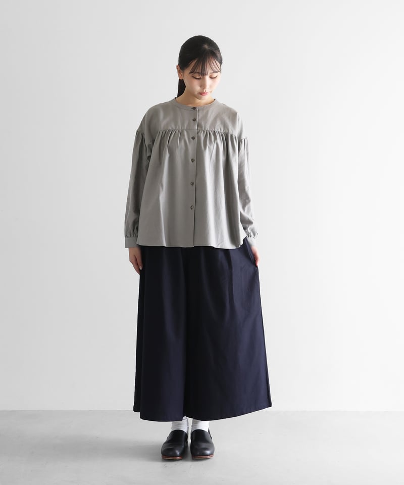 HUIS |フランス綾ギャザーブラウス（アッシュグレー）【レディス】U116