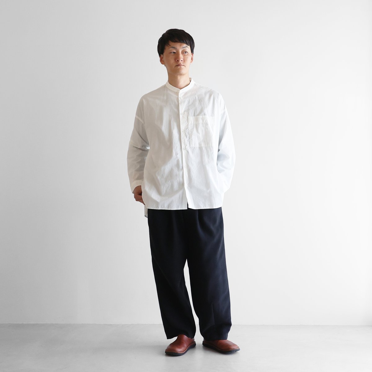 ワイドパンツ senelier モールスキン 鋭く光る モールスキンを採用 上品なのにラフに穿けるワイドイージーパンツ ユイツ 雑誌Begin ビギン 公式サイト