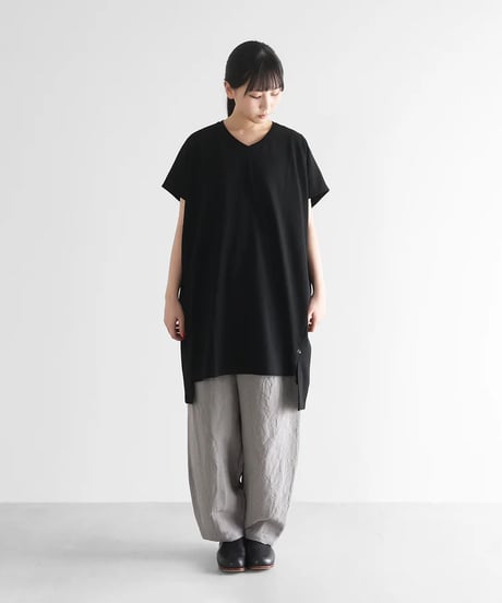 HUIS |［HUIS in house］綿麻天竺半袖Vネックワンピース（ブラック）【レディス】CS303
