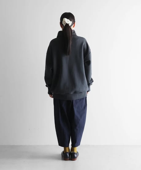 HUIS | ［HUIS in house］SUVINスウェットタートルプルオーバー（ダークグレー）【ユニセックス】SW203