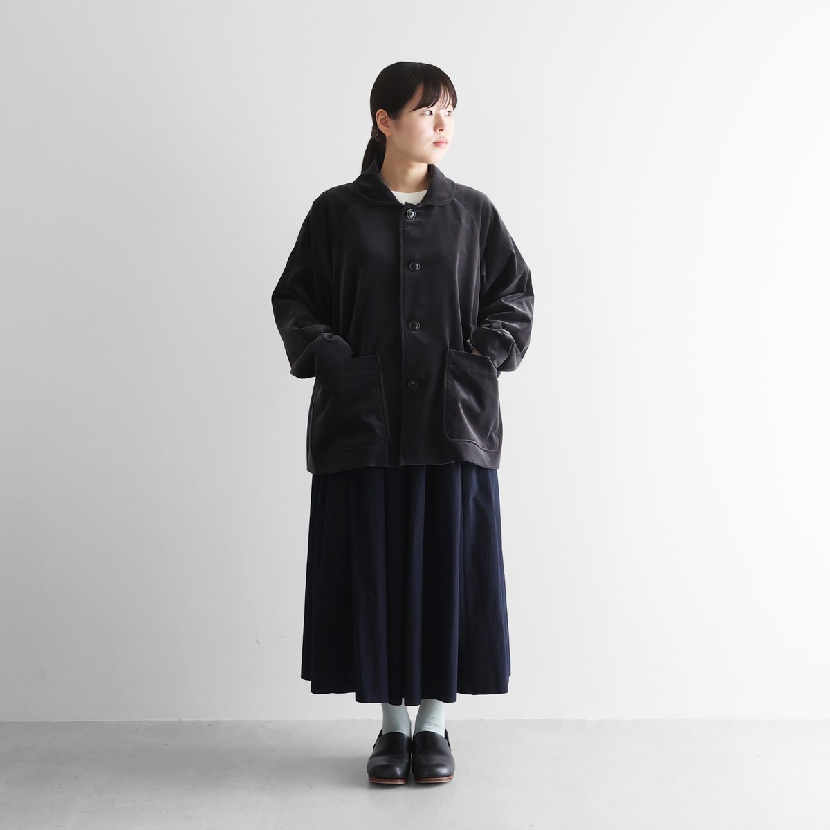 HUIS | シャトルベルベッティーン(別珍)ショートコート（ダークグレー