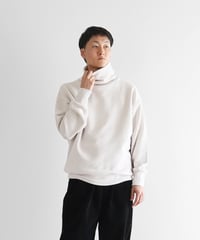 HUIS | ［HUIS in house］SUVINスウェットタートルプルオーバー（ホワイトグレー）【ユニセックス】SW203