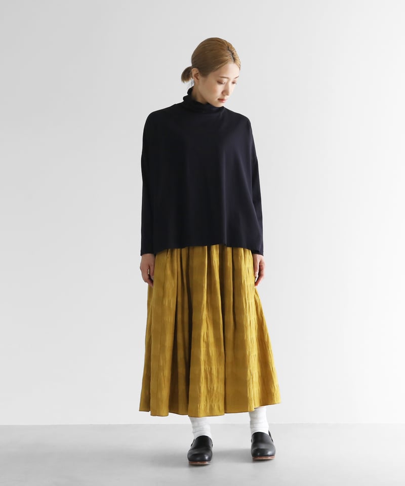 HUIS. スカート　お値下げしました HUIS |柄二重織シャトルジャガードロングスカート（マスタード