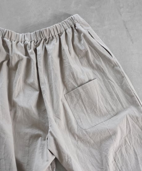 HUIS |やわらかシーチングコットンバルーンパンツ（グレージュ）【ユニセックス】506