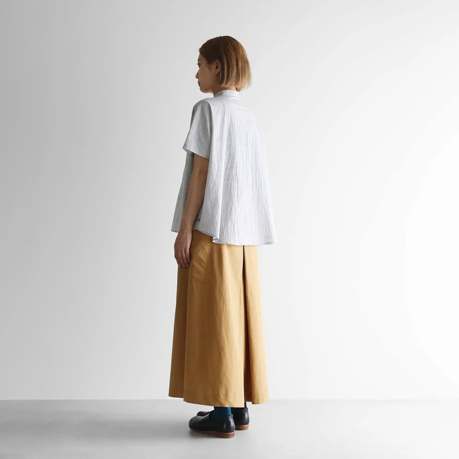 HUIS |コードレーンバンドカラー半袖ワイドブラウス （トップ糸グレー