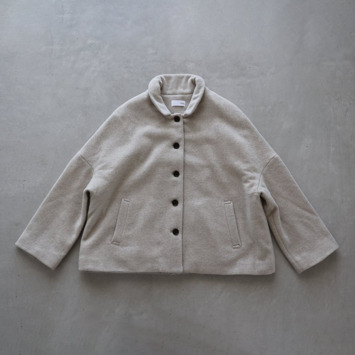 HUIS×尾州”縮絨ウールフランネルワイドショートコート（グレージュ