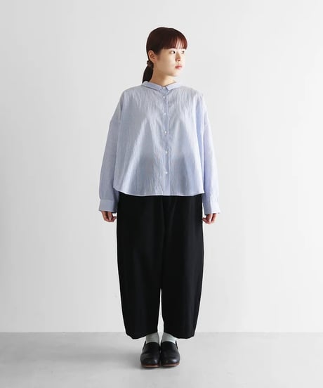 HUIS |【限定】なめらかコットンワイドブラウス（ブルーストライプ）【レディス】U102