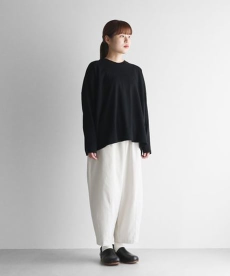 HUIS | シャトルコーデュロイバルーンパンツ（細畝・オフホワイト）【ユニセックス】506