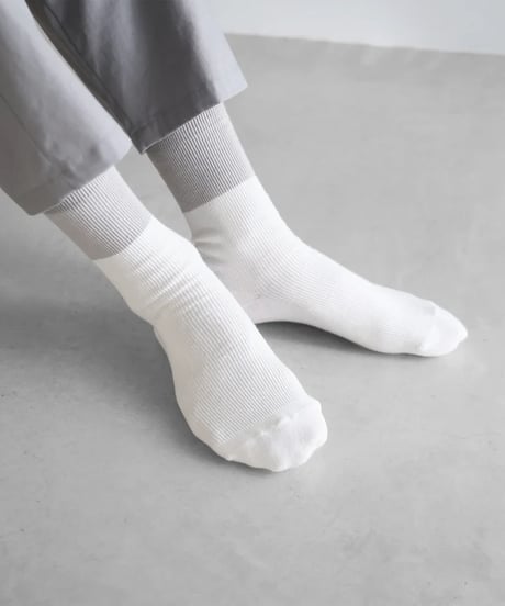 HUIS |［HUISのくつした］コットンリネン（グレーホワイト）【ユニセックス22cm-27cm】