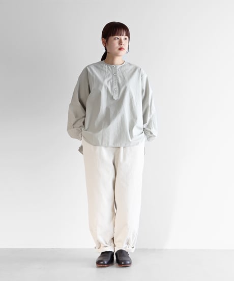 HUIS |シャトルコーデュロイバルーンパンツロング（極太畝・オフホワイト）【ユニセックス】506L