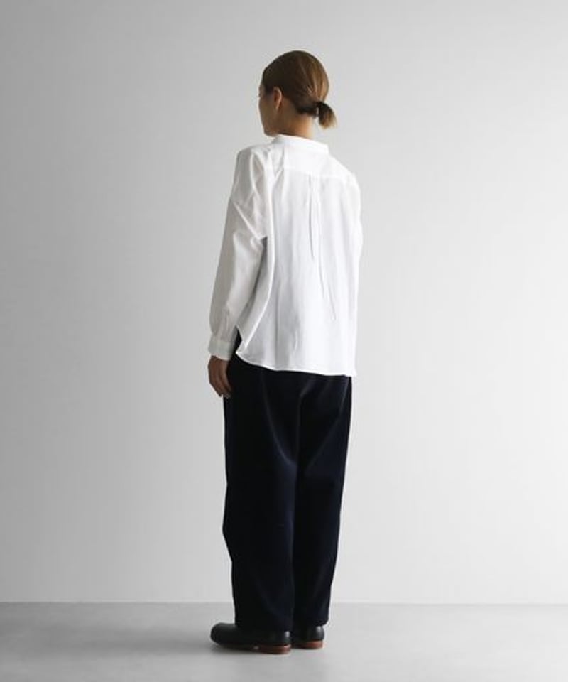 HUIS | シャトルコーデュロイワイドパンツ（細畝・ダークネイビー